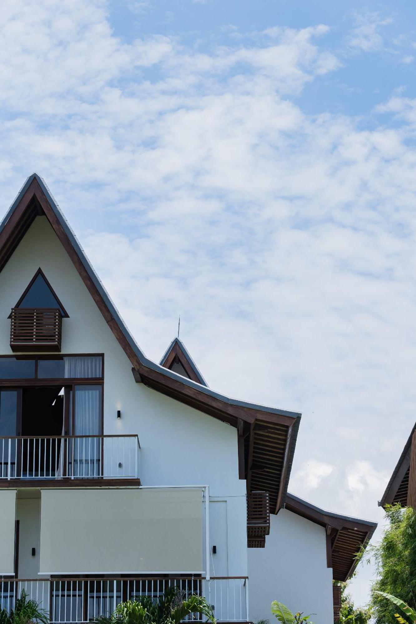 Treetop 1 - Spacious 3-bdr W Master Loft & Ocean Views * Pecatu