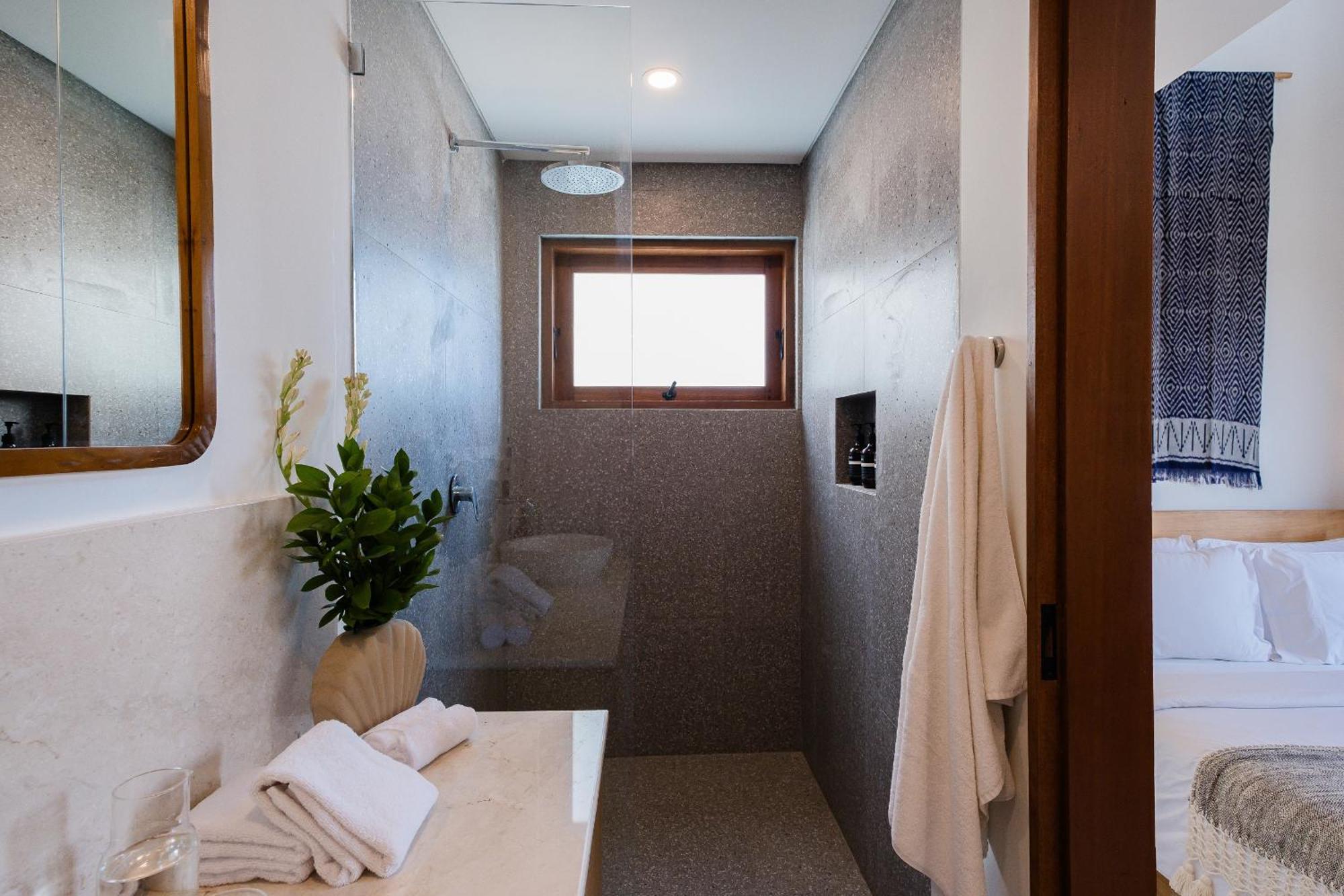 Treetop 1 - Spacious 3-bdr W Master Loft & Ocean Views